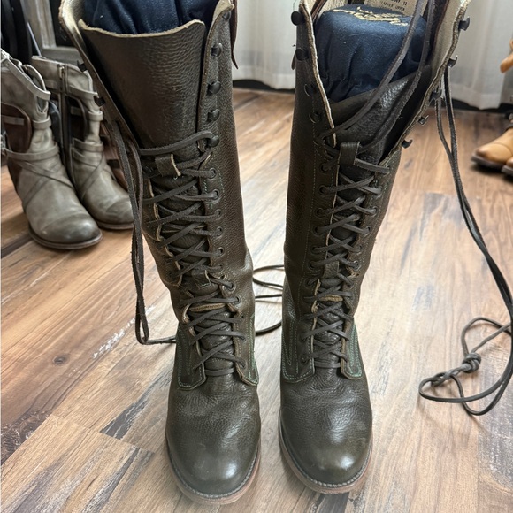 Freebird Grany Olive, size 11 - Picture 2 of 5